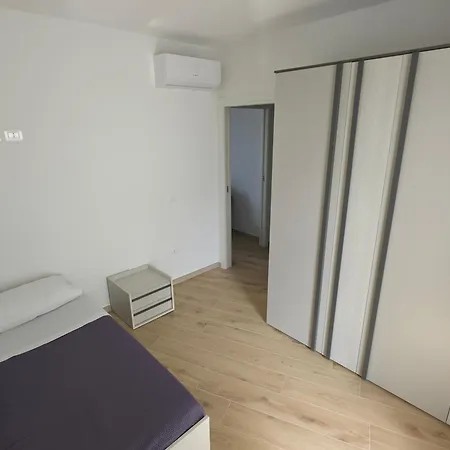Lime Apartment *